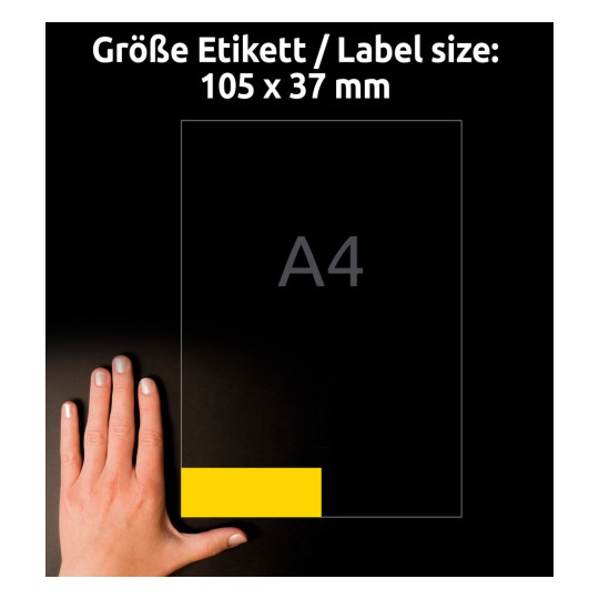 Obrázek ukazuje ruku vedle označení velikosti, které udává rozměry 105 x 37 mm, s výrazně zobrazeným nápisem 'A4'.