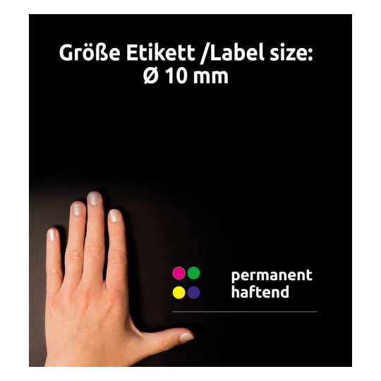 Obrázek ukazuje ruku s nalakovanými nehty, která drží štítek, přičemž je uvedeno, že velikost štítku je 10 mm. Pozadí je černé a jsou zde barevné kruhy a text popisující kvalitu lepidla.