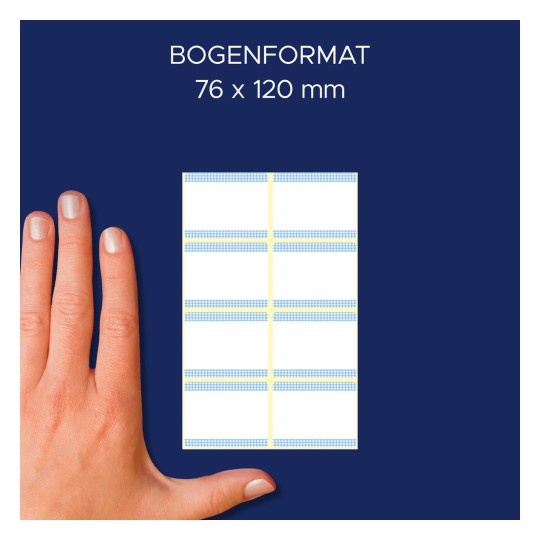 Obrázek zobrazuje ruku vedle obdélníkového listu označeného 'BOGENFORMAT 76 x 120 mm', což naznačuje, že se jedná o formát listu s modrými tečkovanými čarami pro tisk nebo řezání.