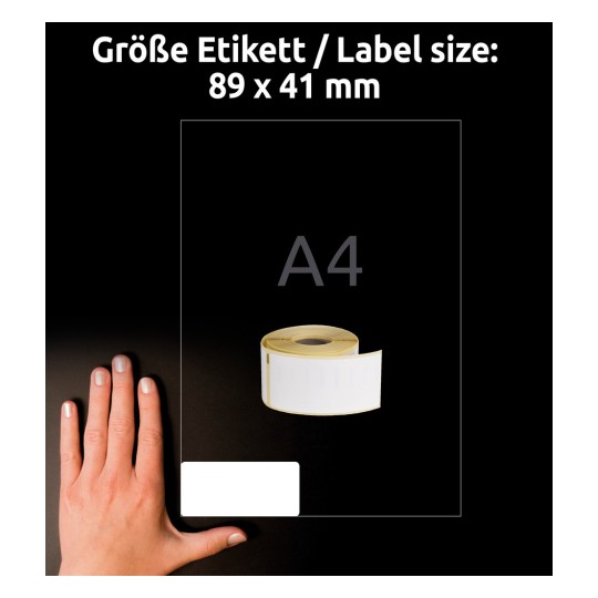 Obrázek zobrazuje ruku vedle listu formátu A4, který ukazuje roli štítků a rozměry štítku 89 x 41 mm.