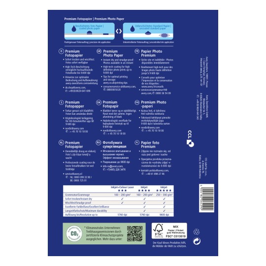Obrázek zobrazuje balení prémiového fotografického papíru se specifikacemi a tipy pro optimální tisk. Zahrnuje informace v několika jazycích o kvalitě a vlastnostech papíru, jako je okamžité schnutí a schopnost tisku ve vysokém rozlišení.