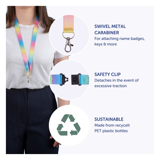 Obrázek představuje barevný popruh nebo šňůrku na krk se otočným kovovým karabinkou, bezpečnostní sponou a zdůrazňuje její udržitelný materiál vyrobený z recyklovaných PET plastových lahví.