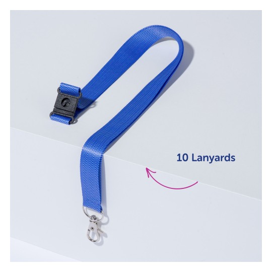 Obrázek ukazuje modrou šňůrku na krk s připojenou sponou, ležící na světlém povrchu. Je zde štítek označující '10 šňůrek na krk'.