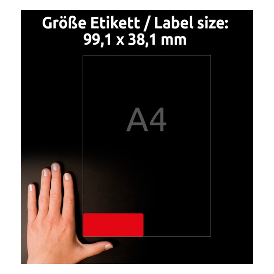 Srovnání velikosti s rukou, článek: L7263R-25, jeden arch etiket ve speciálních barvách, formát: 99,1 x 38,1 mm, barva: neonově červená.