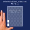 Obrázek ukazuje arch s etiketami a rukou pro měřítko, udávající velikost etikety a formát rozměrů v němčině. Velikost etikety je uvedena jako 49 x 10 mm, zatímco rozměry archu jsou 120 x 157 mm.