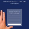 Obrázek ukazuje štítek o velikosti 103 x 13 mm, celkový formát je označen jako 120 x 134 mm. Vedle štítku je pro měřítko umístěna ruka.