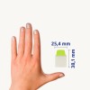 Obrázek zobrazuje ruku vedle malého obdélníkového předmětu označeného rozměry 25,4 mm šířky a 38,1 mm výšky. Předmět má zelený vršek a vypadá jako typ karty nebo štítku.