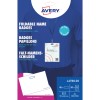 Skládací balení jmenovky Avery zobrazující jmenovku na šňůrce na modré košili?