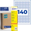 Víceúčelové balení štítků Avery Ultragrip zobrazující 140 malých čtvercových štítků a kartonovou krabici?